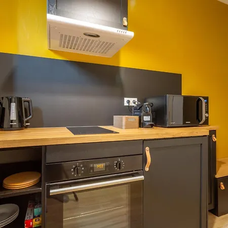 Tropical Escape Near Center Fiber Netflix * Montluçon