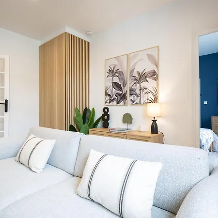 Tropical Escape Near Center Fiber Netflix