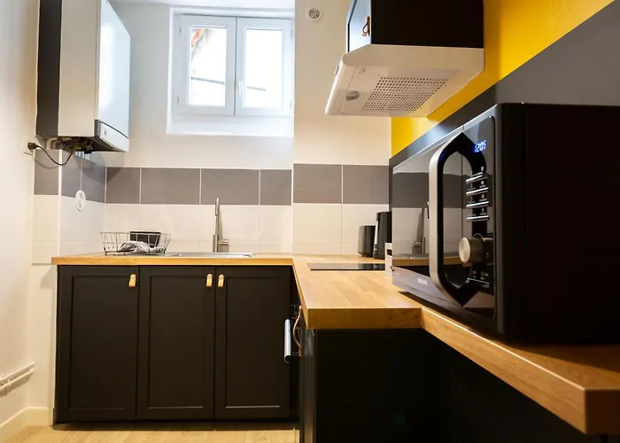 Tropical Escape Near Center Fiber Netflix Апартаменты