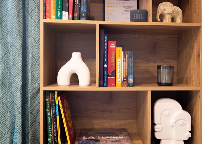 Tropical Escape Near Center Fiber Netflix Апартаменты Монлюсон