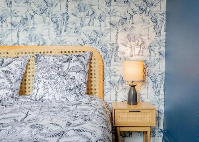 Tropical Escape Near Center Fiber Netflix Апартаменты