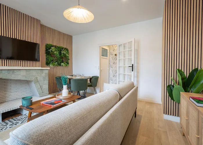 Tropical Escape Near Center Fiber Netflix